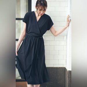 Uniqlo crepe jersey short sleeve wrap dress black xxs